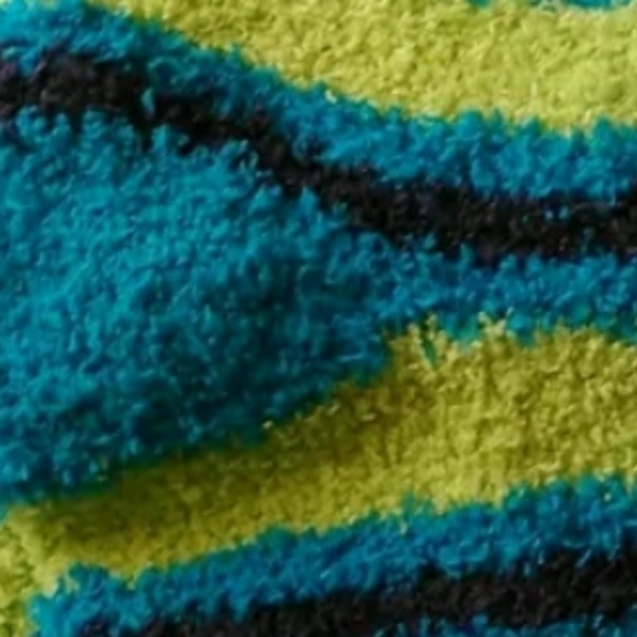 ** Cozy Feet Fuzzy Plush Socks Green Blue Purple - Picture 3 of 8